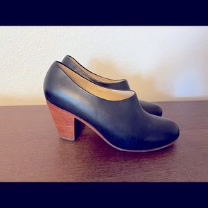- Nisolo Austin Heels